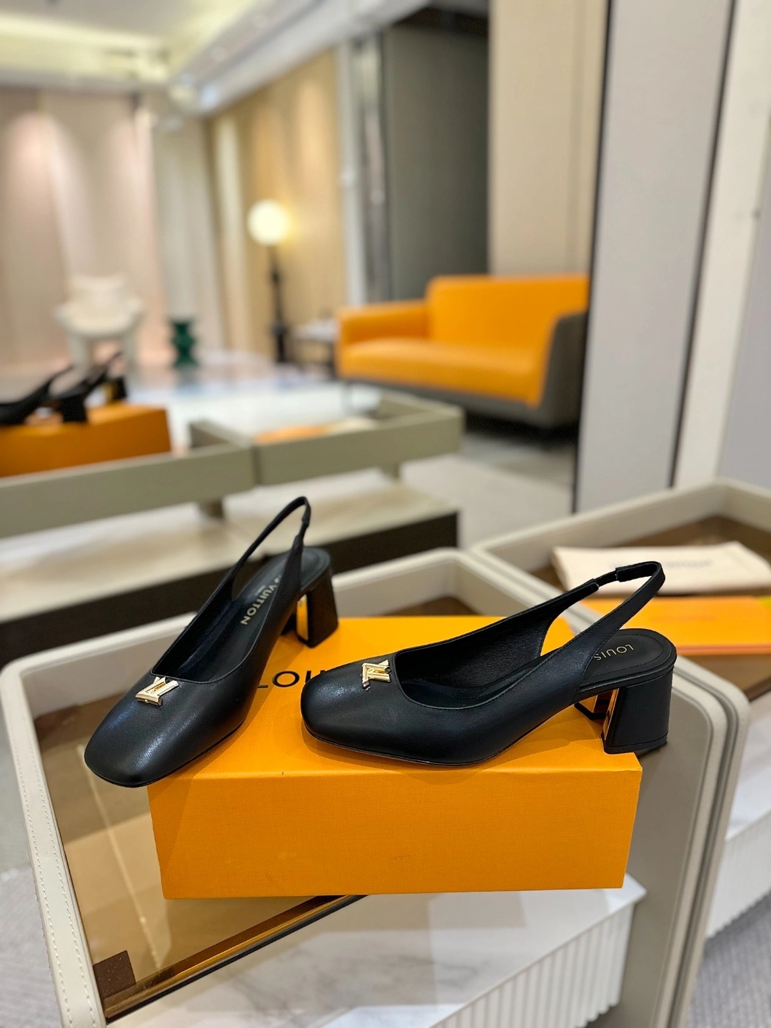 COCO-- 8V 1AGUCM Calfskin goatski Heel height：5.5CM item:E-X158D4129